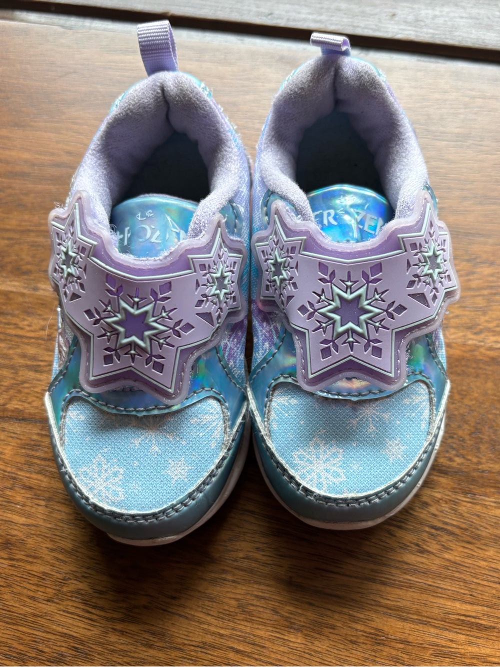 Frozen tennis Light Blue & Purple Sparkle light up Snowflake Sneakers size 6